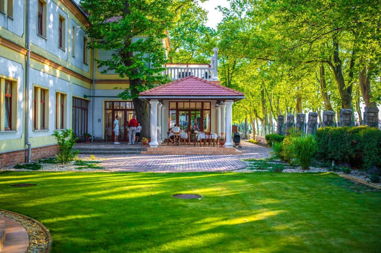 Hotel Anna Villa Balatonfoldvar Luaran gambar
